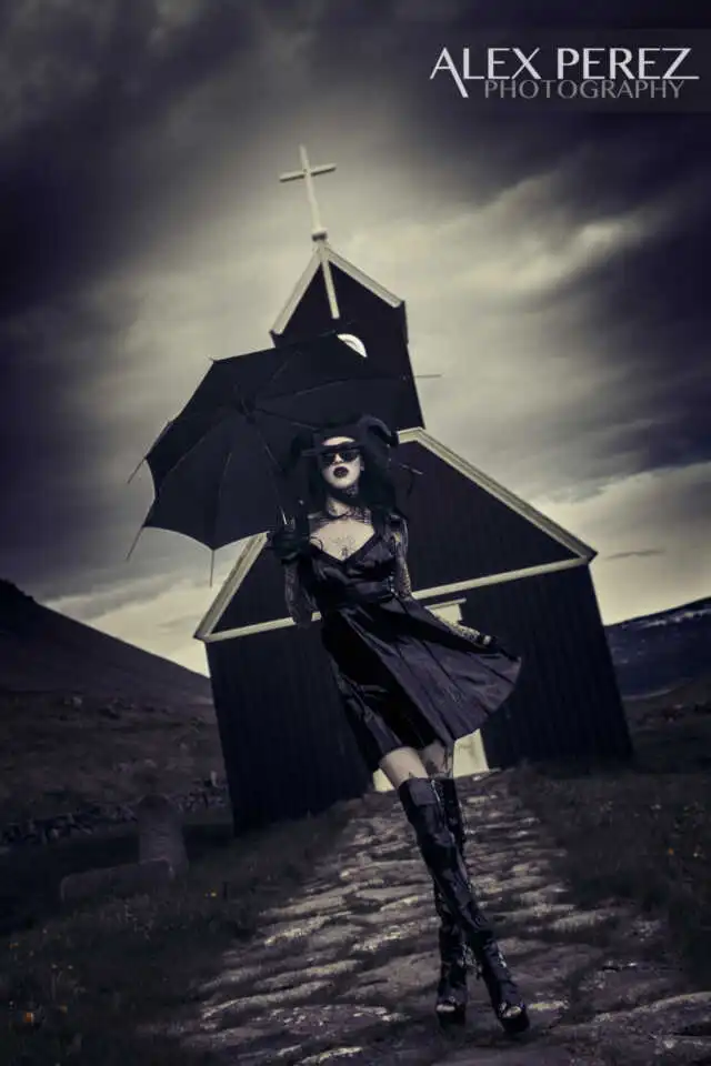 Shelly D’Inferno, Saurbæjarkirkja, Rauðisandur, June 2017